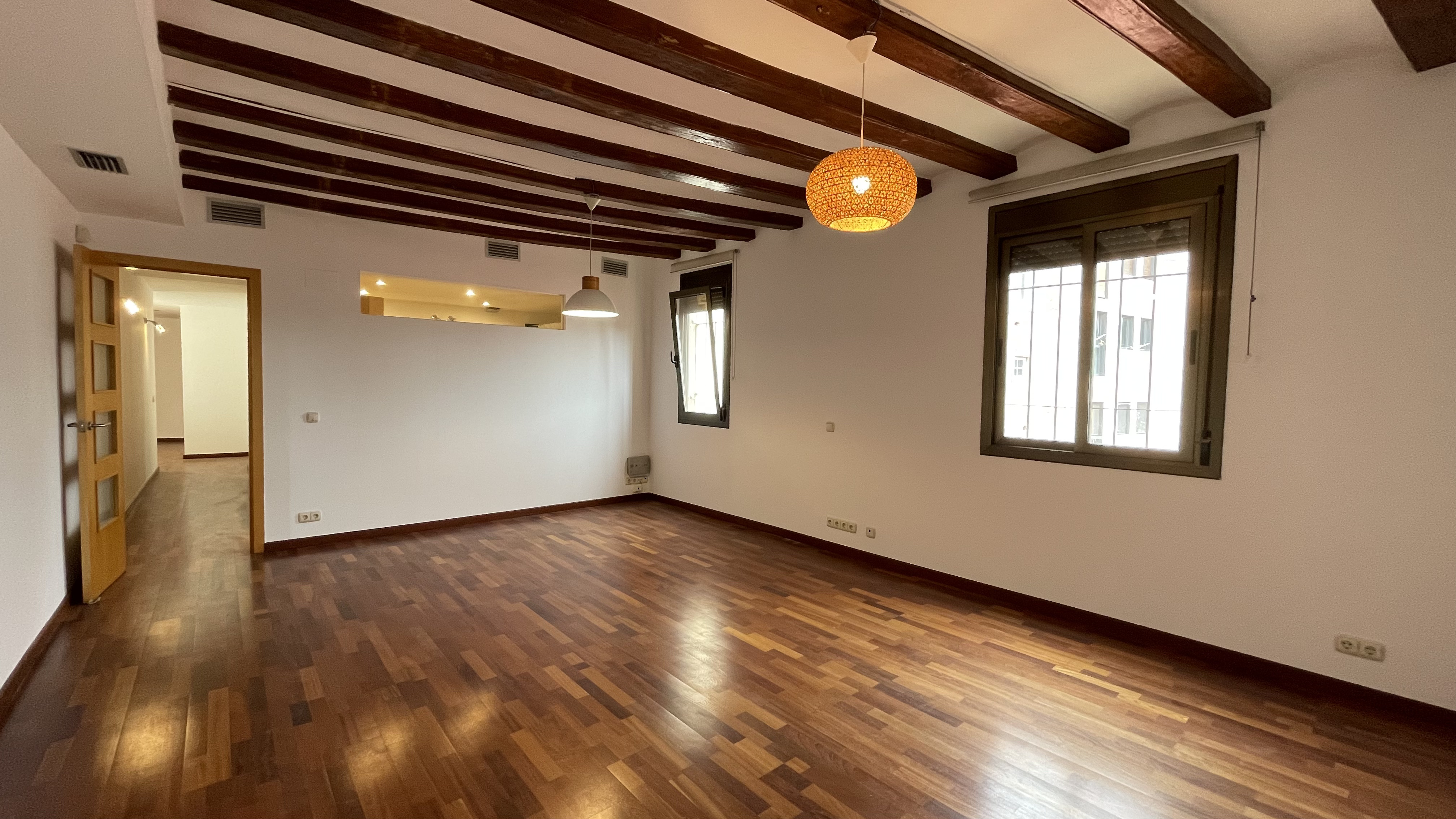 Piso junto al MACBA-Raval